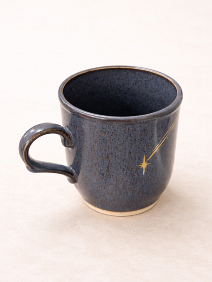 Кружка ручной работы Мастерская Виктории Нор «Звездопад», тёмно-серая, керамика, 200 мл, фото 2.
