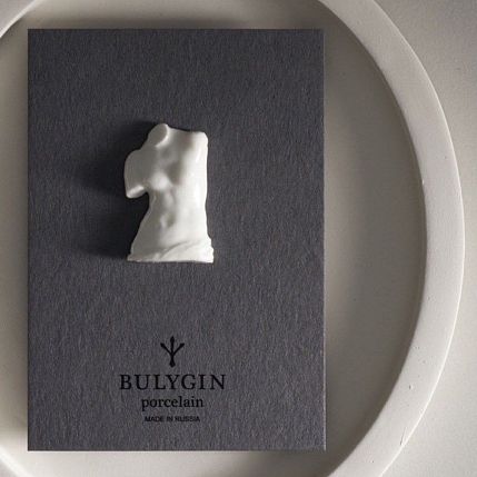 Брошь ручной работы Bulygin «Античный торс», белая, фарфор, фото 3.