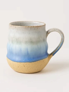 Кружка ручной работы волнистая, бело-синий градиент, керамика, 350 мл