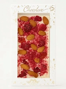 Шоколад белый с ежевикой, вишней, малиной и миндалем