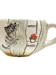 Кружка ручной работы Серый кот на шторах, керамика, 350 мл