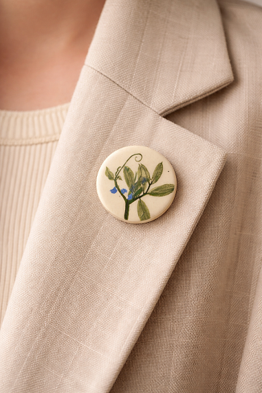 Брошь ручной работы Elizabeth Madar Оттиск трав, керамика, фото 3.