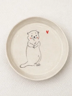 Тарелка ручной работы НАДО ЖЕ с росписью «Выдра», белая, керамика, 14 см