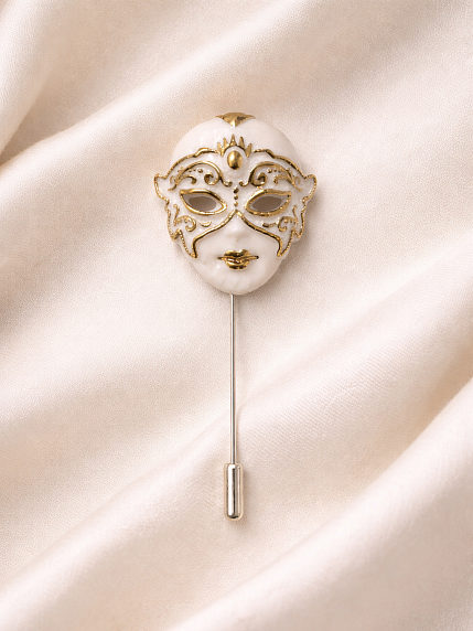 Брошь ручной работы Фарфор Булыгина «Венецианская маска», бело-золотистая, фото 4.