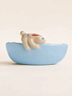 Глубокая тарелка ручной работы «Кролик», голубая, керамика, 15 см