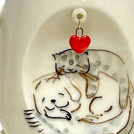 Кружка ручной работы НАДО ЖЕ Котик с пёсиком с подвеской сердечком, керамика, 300 мл, фото 3.