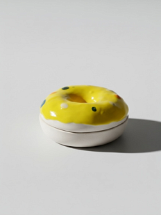 Круглая шкатулка ручной работы в виде пончика, жёлтая, керамика, 9 см