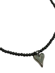 Чокер Гематит ручной работы с подвеской-сердечком