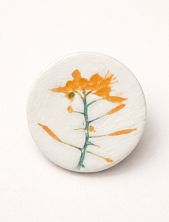 Брошь ручной работы Elizabeth Madar Оттиск трав, малая, оранжевая, керамика