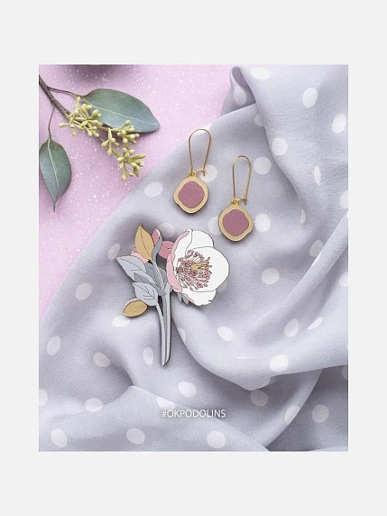 Набор украшений ручной работы брошь «Морозник» и серьги «Озера», розовый, дерево, фото 4.