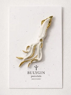 Брошь ручной работы Фарфор Булыгина «Кальмар», бело-золотистая