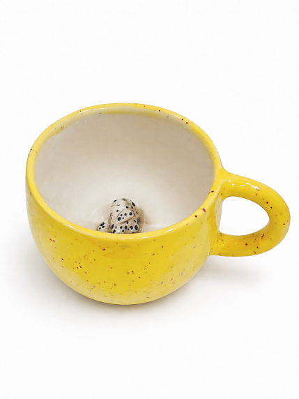 Кружка ручной работы с фигуркой внутри Тюлень, жёлтый, керамика, 400 мл, фото 2.