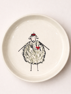 Тарелка ручной работы Мария Гордеева Овечка в красном берете, белая, полуфарфор, 14 см