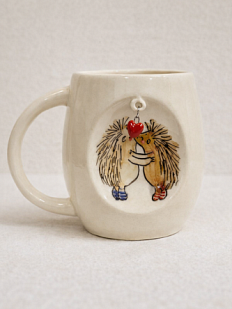 Кружка ручной работы НАДО ЖЕ с подвеской сердечком и росписью «Ёжики», белая, керамика, 300 мл