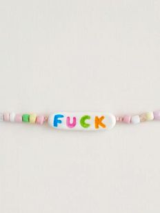 Браслет ручной работы из бисера с надписью «Fuck»