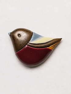 Брошь ручной работы Екатерина Юдо «Снегирь», бордовая, керамика