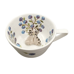 Чашка для чая ручной работы с фигуркой внутри Пара котиков с голубикой, голубая, фарфор, 250 мл