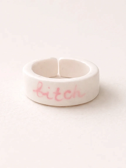 Кольцо ручной работы Радость Рядом «B*tch», розовое, полимерная глина, фото 1.