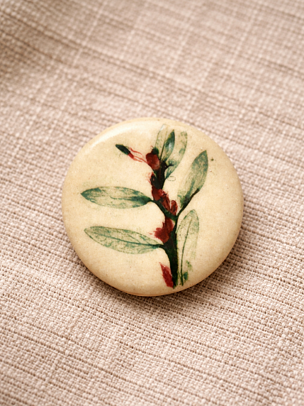 Брошь ручной работы Elizabeth Madar Оттиск трав, зеленая № 1, керамика, фото 2.