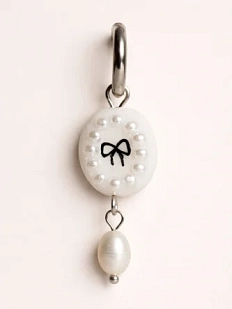 Моносерьга овальная «Бантик» с жемчугом, полимерная глина