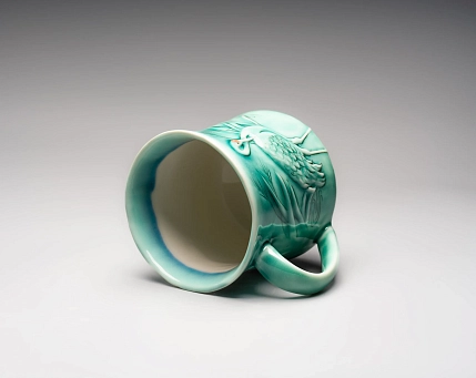 Кружка ручной работы Керамика Александры Пылиной «Журавли», зеленая, фарфор, 390 мл, фото 4.