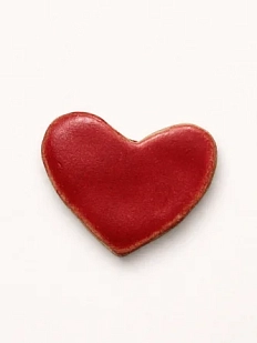 Брошь ручной работы Elizabeth Madar Сердце, красная матовая, керамика
