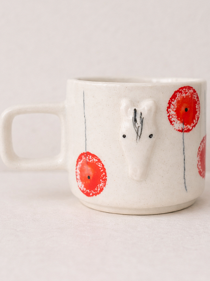 Кружка ручной работы Мария Гордеева с фигуркой «Лошадка» с цветами, белая, полуфарфор, 250 мл, фото 1.