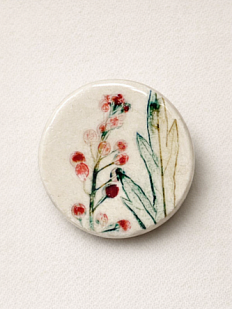 Брошь ручной работы Оттиск трав, красная, керамика