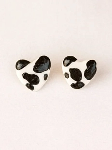 Серёжки-гвоздики Радость Рядом Сердечки с принтом, полимерная глина, чёрно-белые