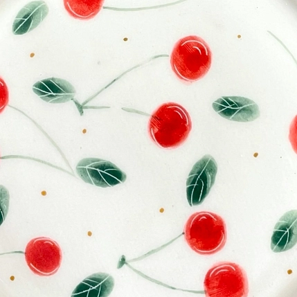 Блюдце ручной работы Чашки и поцелуи «Вишня», полуфарфор, 13 см, фото 2.