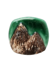 Брошь из керамики КерамЕлКа «Горы с зеленым небом»