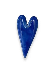 Брошь ручной работы «Длинное сердце», синяя, керамика