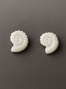 Сережки-гвоздики «Ракушки-завитки», белые, фарфор, в ассортименте, превью фото 4
