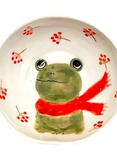 Пиала ручной работы Ким керамика с росписью внутри Лягушка с рябиной, белая, фарфор, 10 см