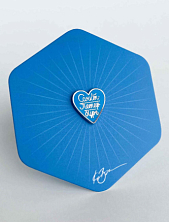 Значок в виде сердца «Санкт-Петербург», синий