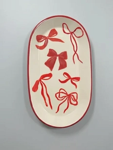 Блюдце ручной работы Йеллоускуп «Новогодние банты», керамика, 17 см