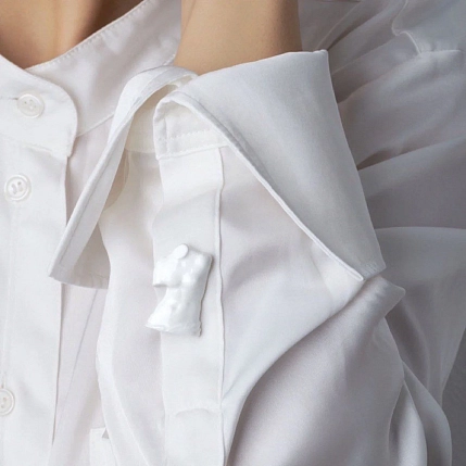 Брошь ручной работы Фарфор Булыгина «Античный торс», белая, фото 6.