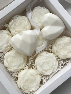 Подарочный набор с 9 маленькими свечами «Пионы»