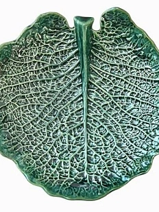 Тарелка ручной работы Керумбия в форме листа «Капуста» на ножках, керамика