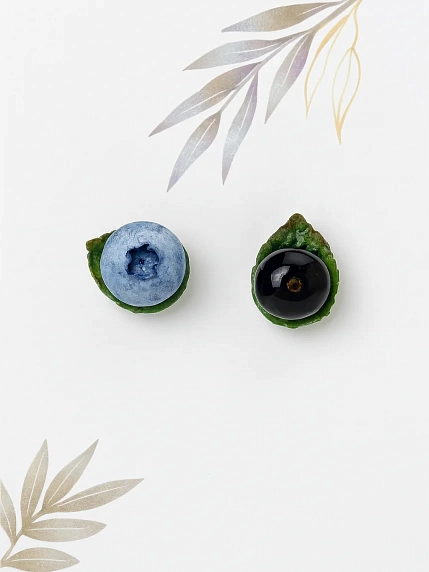 Серьги-гвоздики Подарки руками «Голубика и Чёрная смородина с листочком», полимерная глина, фото 1.