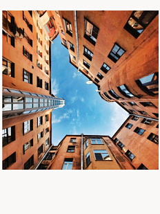 Открытка Маргарита Голуб «Двор-колодец» №2