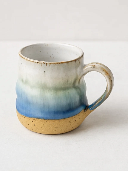 Кружка ручной работы волнистая, бело-синий градиент, керамика, 350 мл, фото 2.