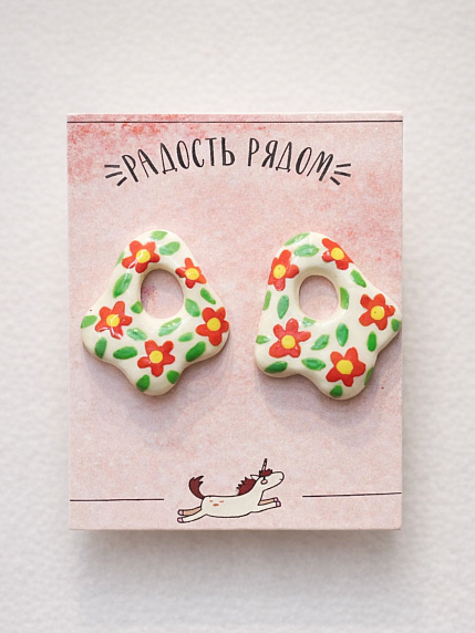 Серёжки-гвоздики Радость Рядом с цветочками, полимерная глина, фото 2.