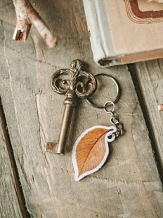 Брелок «Листик», дерево