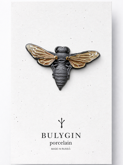 Брошь ручной работы Bulygin «Пчела», фарфор, чёрно-золотистая, фото 1.