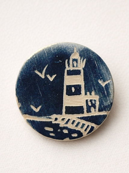 Брошь ручной работы Маяк, круглая, керамика, фото 1.