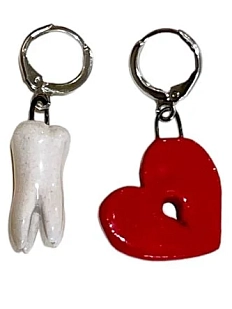 Серьги-конго Боттери керамика «Зуб и красное сердце», керамика