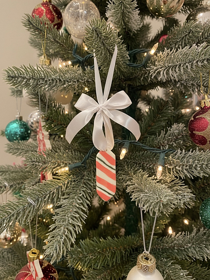 Ёлочная игрушка конфета «Полоски» розово-зеленая, белая керамика, фото 2.