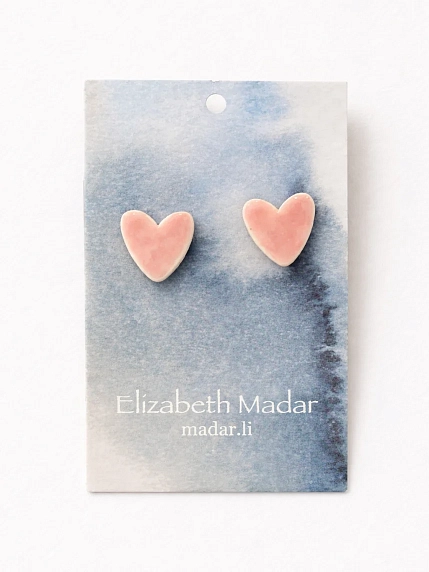 Серёжки-гвоздики Elizabeth Madar Сердечки, керамика, персиковые, фото 1.