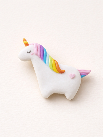 Брошь Радость Рядом «Единорог», полимерная глина, белая, фото 1.
